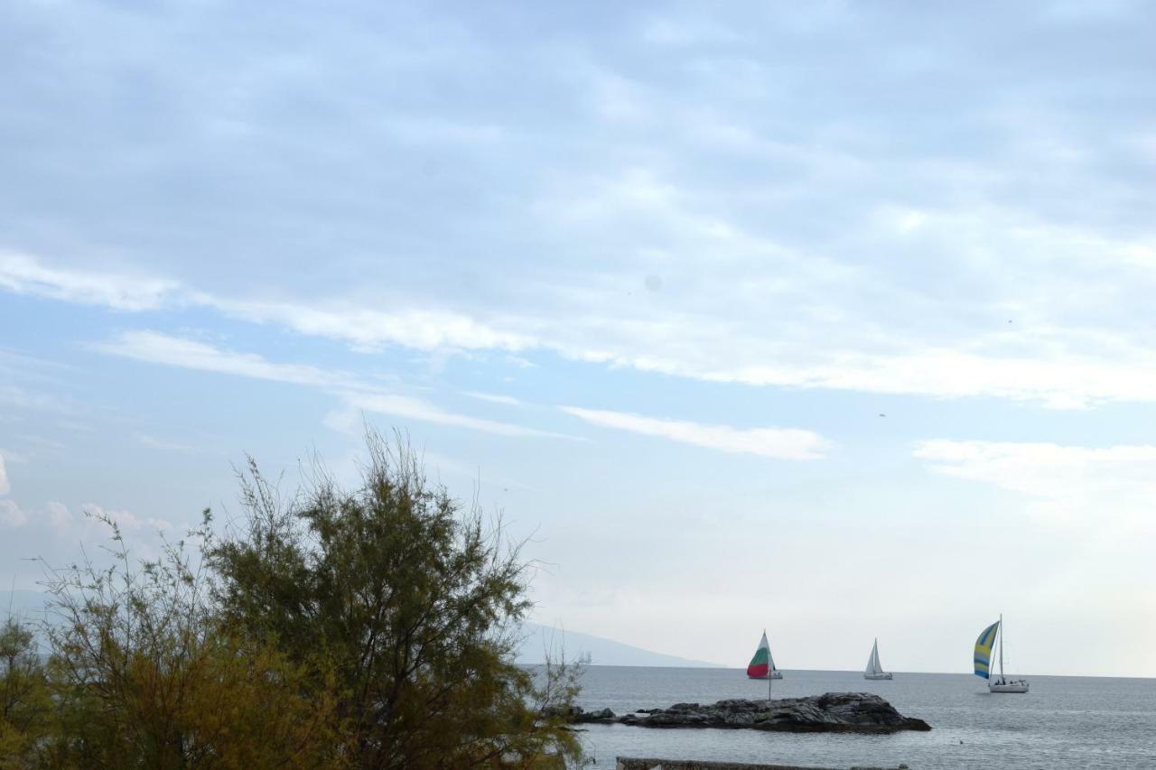 Appartamento Beach Side Apart I Kavala Esterno foto